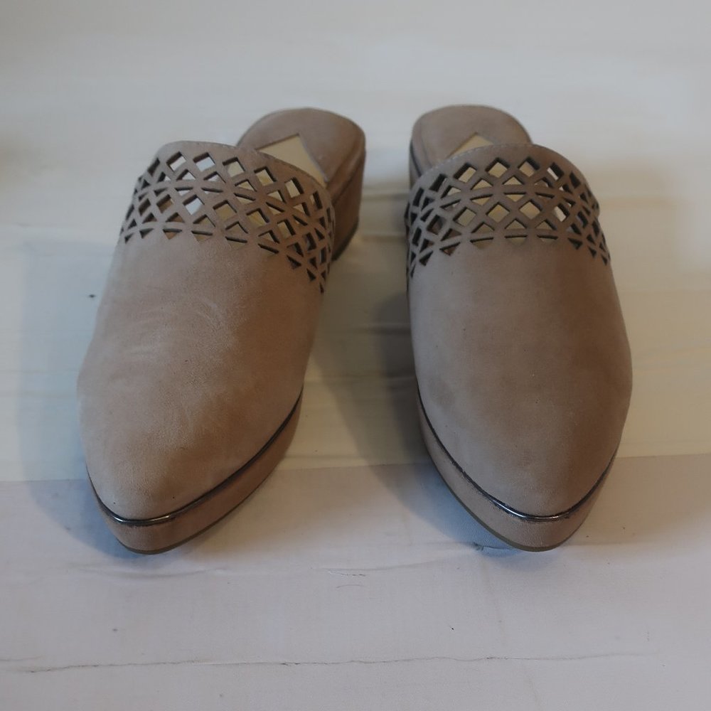 NWT Womens Klik "Anni" Camel Tan Suede Cut-Out Mules Sz 6*